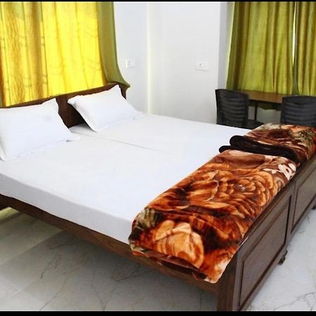 Harsh & Yash Guest House بود جايا المظهر الخارجي الصورة